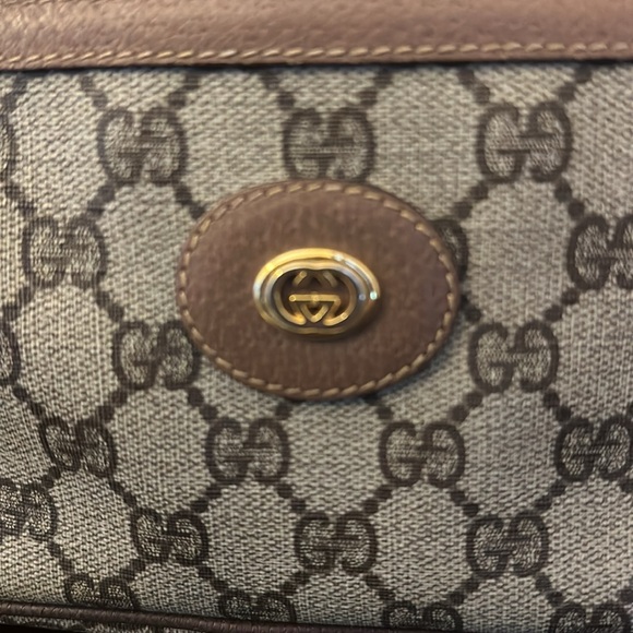 Gucci vintage clutch wristlet GUC! .comes with COA!! - Picture 2 of 11